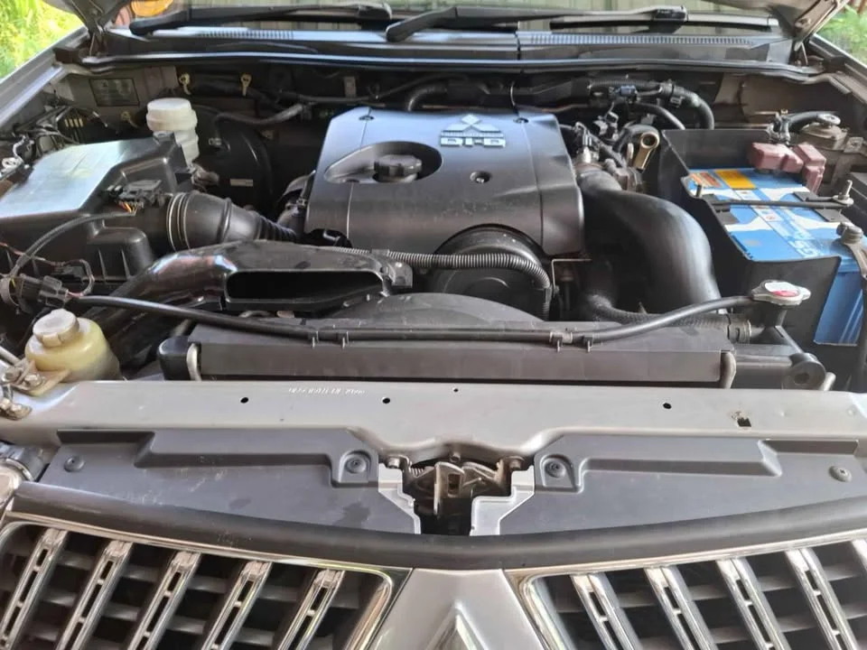 2011 Mitsubishi Pajero Sport II 2