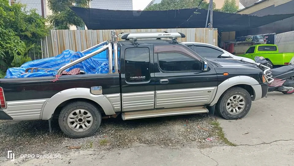 2002 Nissan Frontier I 2