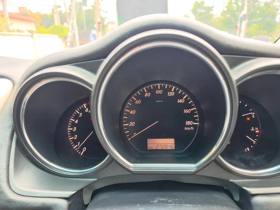 2004 Toyota Harrier II 3