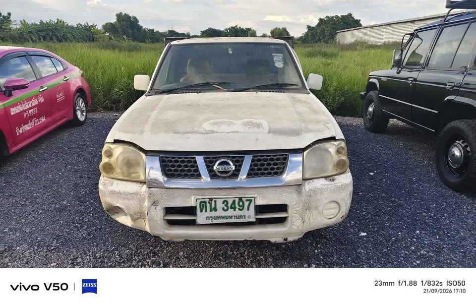 2002 Nissan Frontier I 2