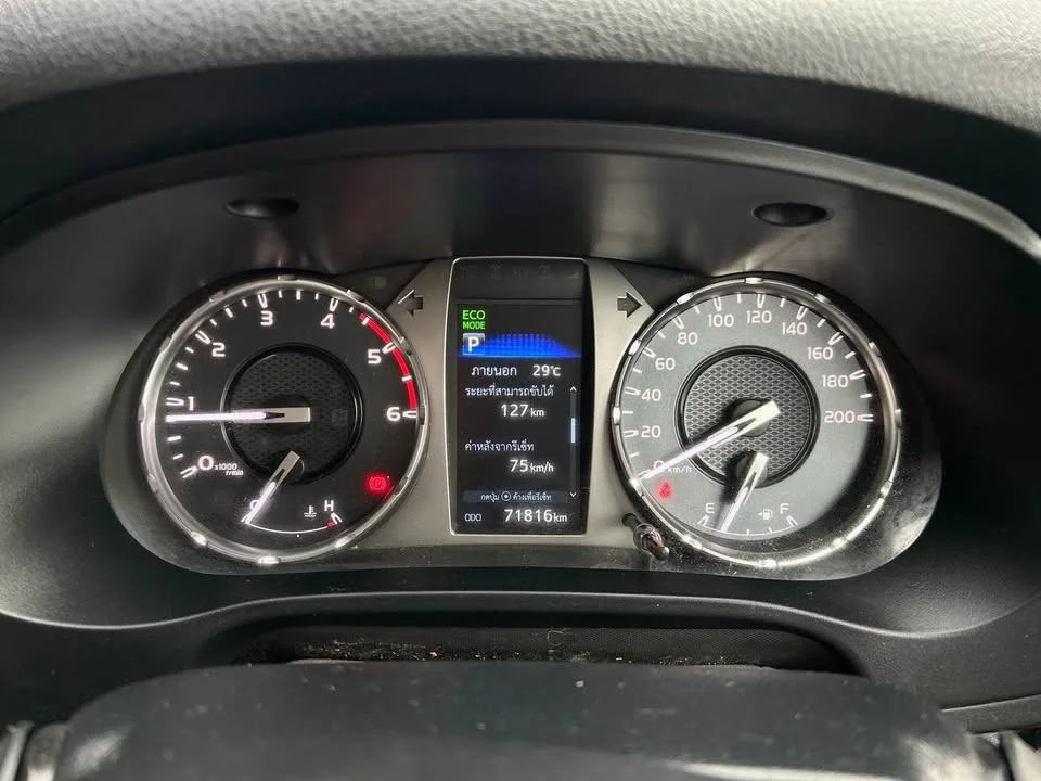 2020 Toyota Hilux VIII 2