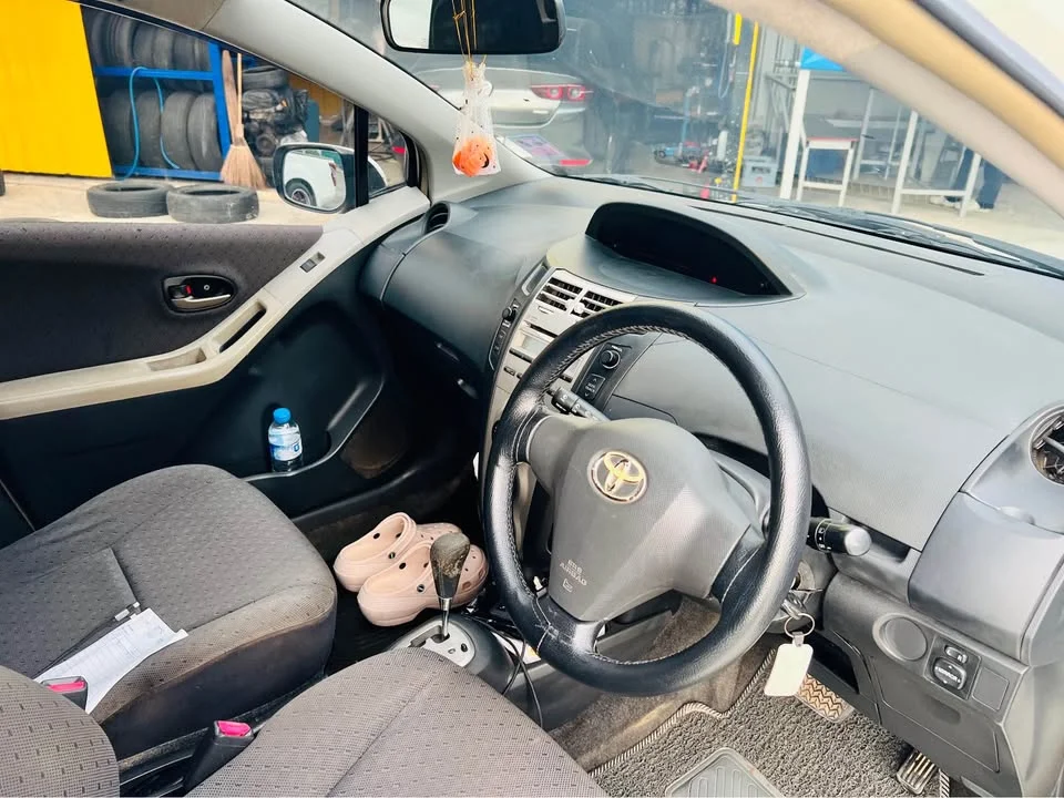 2009 Toyota Yaris II 2