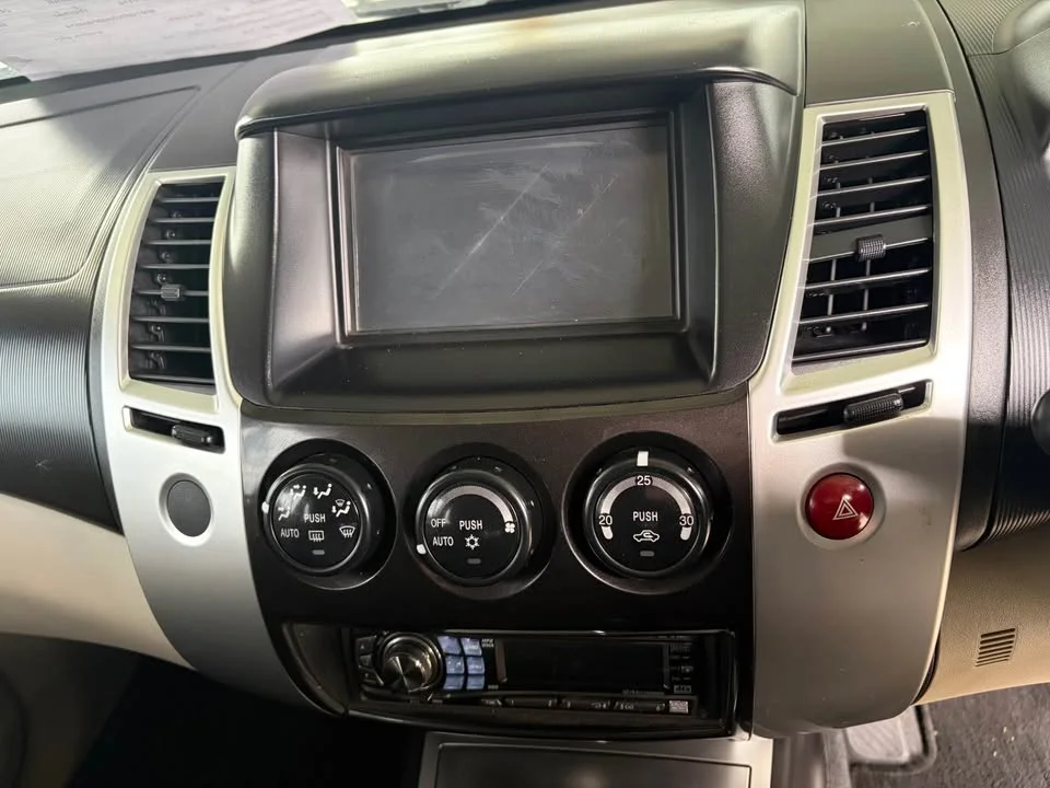 2009 Mitsubishi Pajero Sport II 3