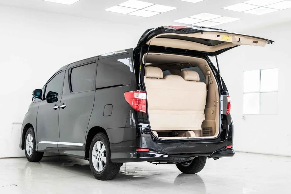 2010 Toyota Alphard, Vellfire II (AH20) 3
