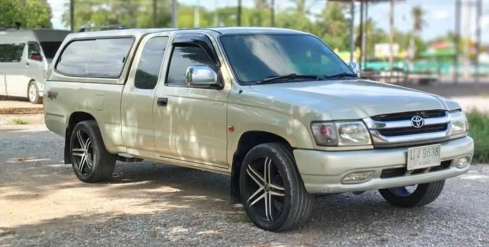 2004 Toyota Hilux Tiger VI 3