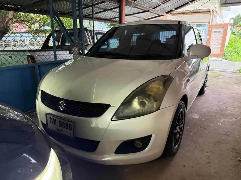 2012 Suzuki Swift II 3