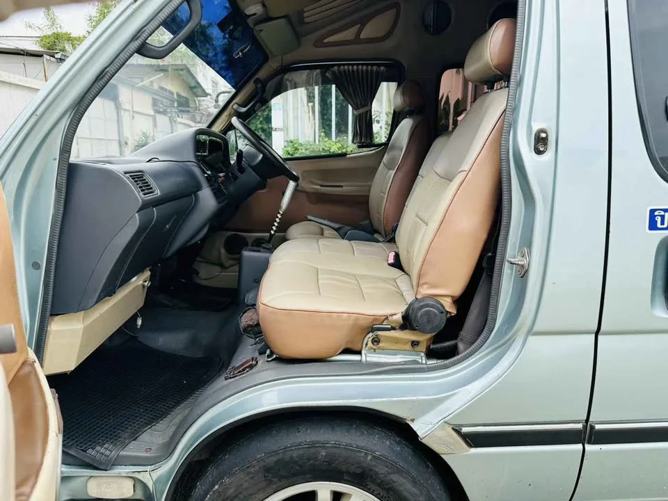 2004 Toyota Commuter IV (H100) 3