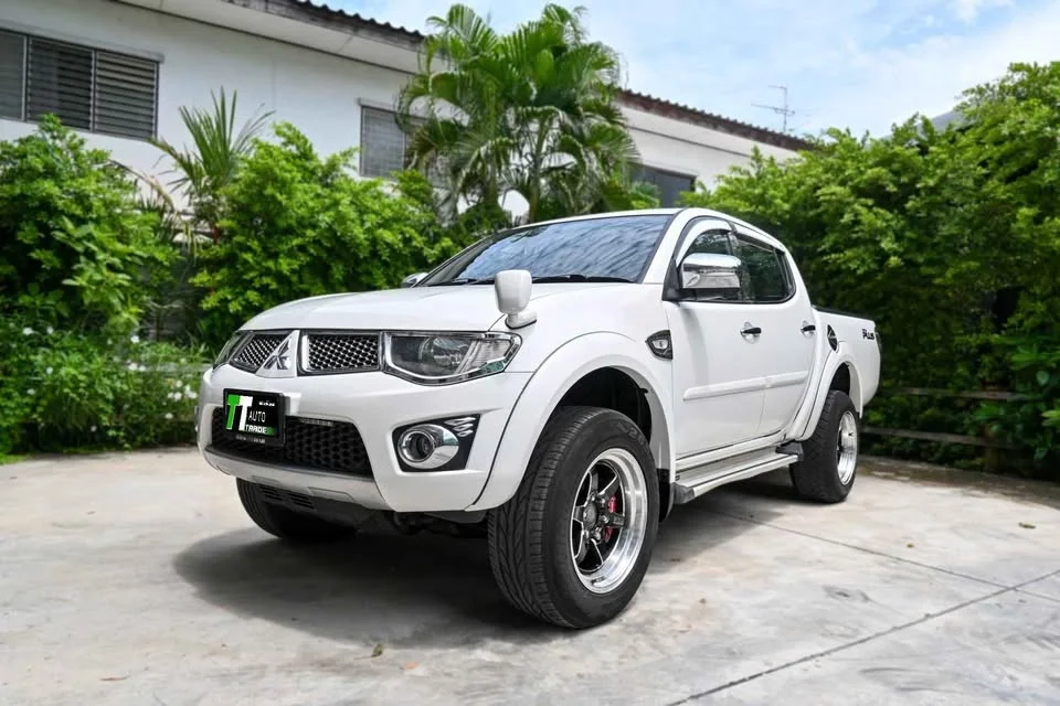 2012 Mitsubishi Triton IV 3