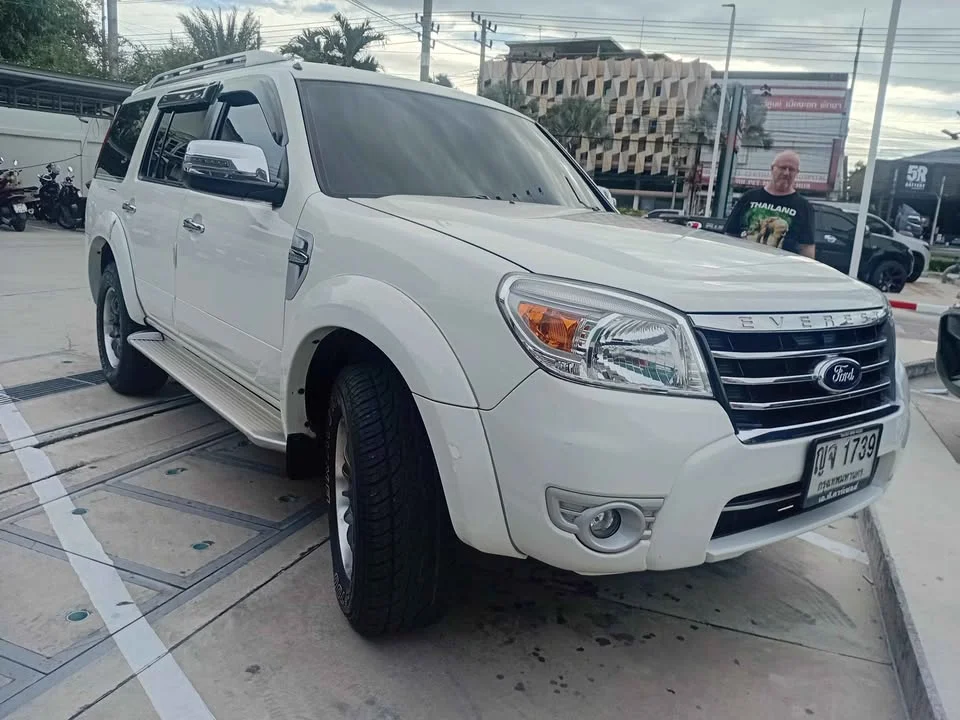 2010 Ford Everest I 2