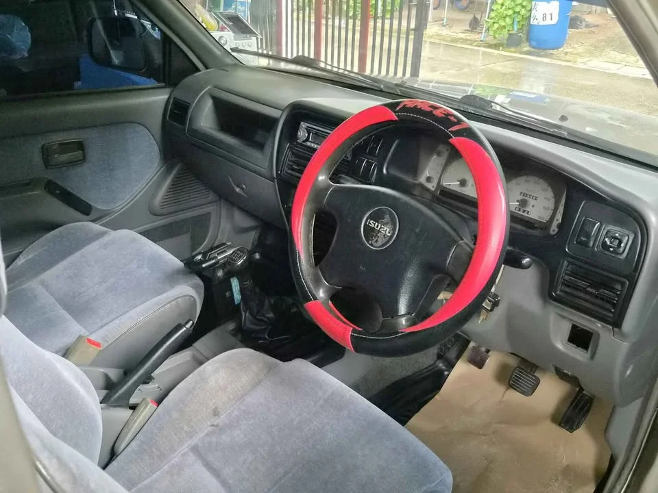 2001 Isuzu Faster Dragon Eyes III 2