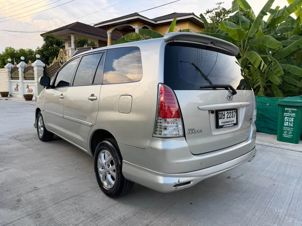 2009 Toyota Innova I 2