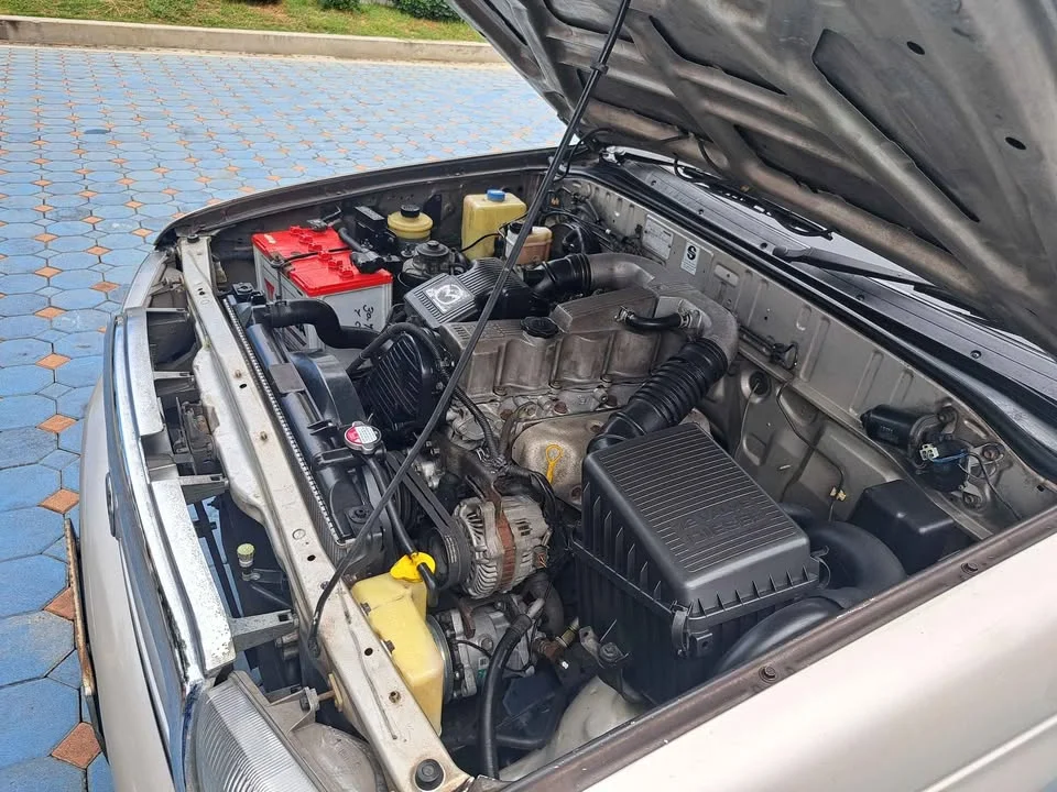 2001 Mazda 2500 Fighter V 2