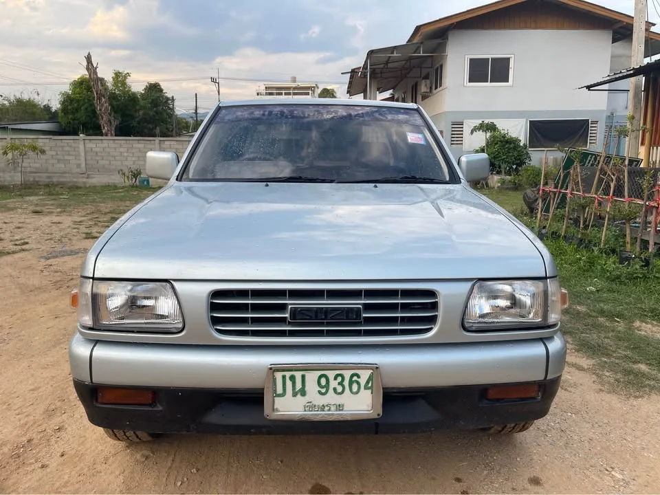 1995 Isuzu TFR III 2