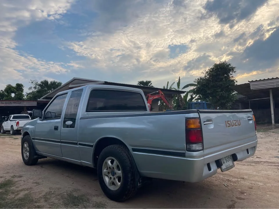 1995 Isuzu TFR III 3