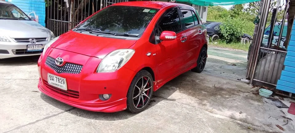 2007 Toyota Yaris II 2