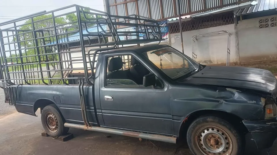 1988 Isuzu TFR III 2