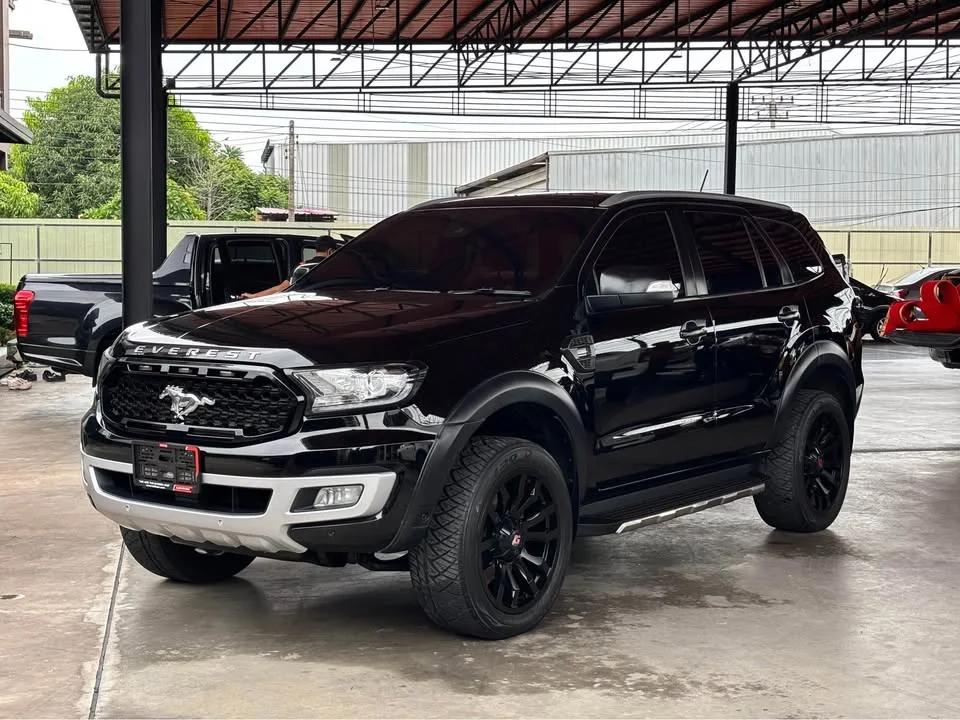 2019 Ford Everest II 2