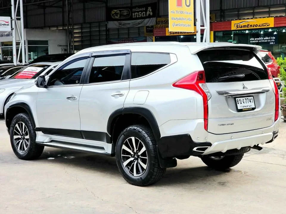 2015 Mitsubishi Pajero Sport III 3