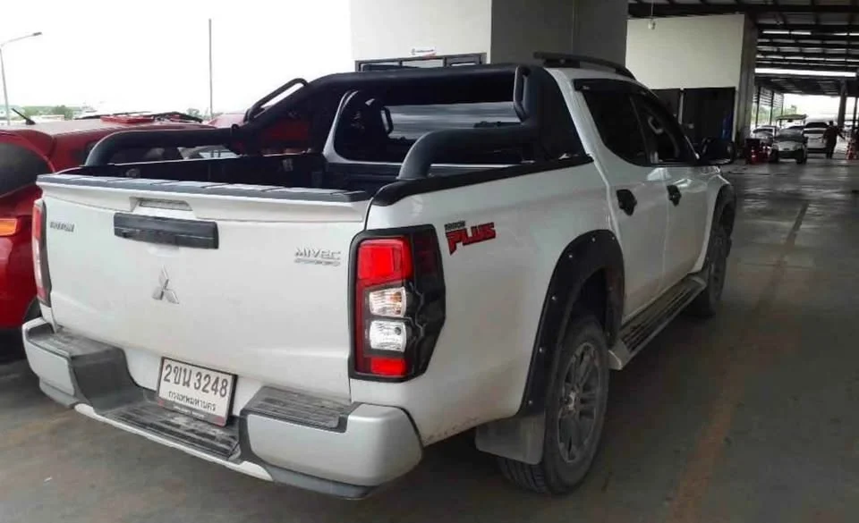 2022 Mitsubishi Triton V 3