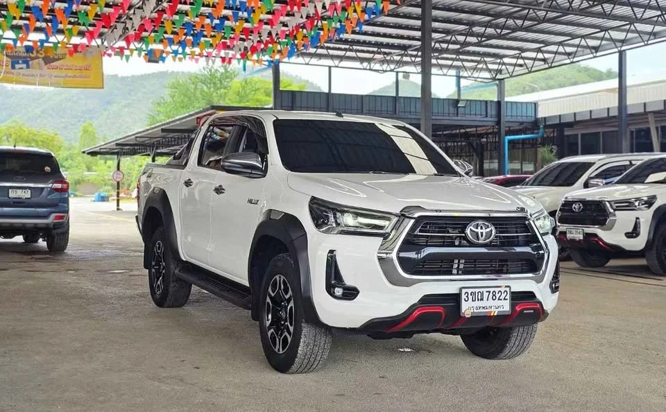 2022 Toyota Hilux VIII 2