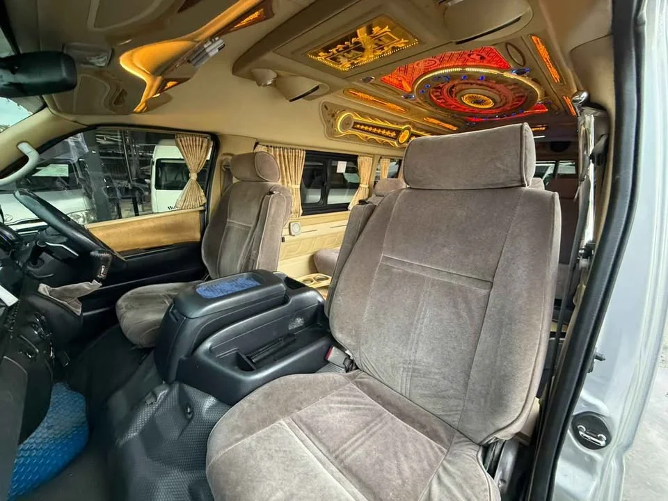 2009 Toyota Commuter V (H200) 3