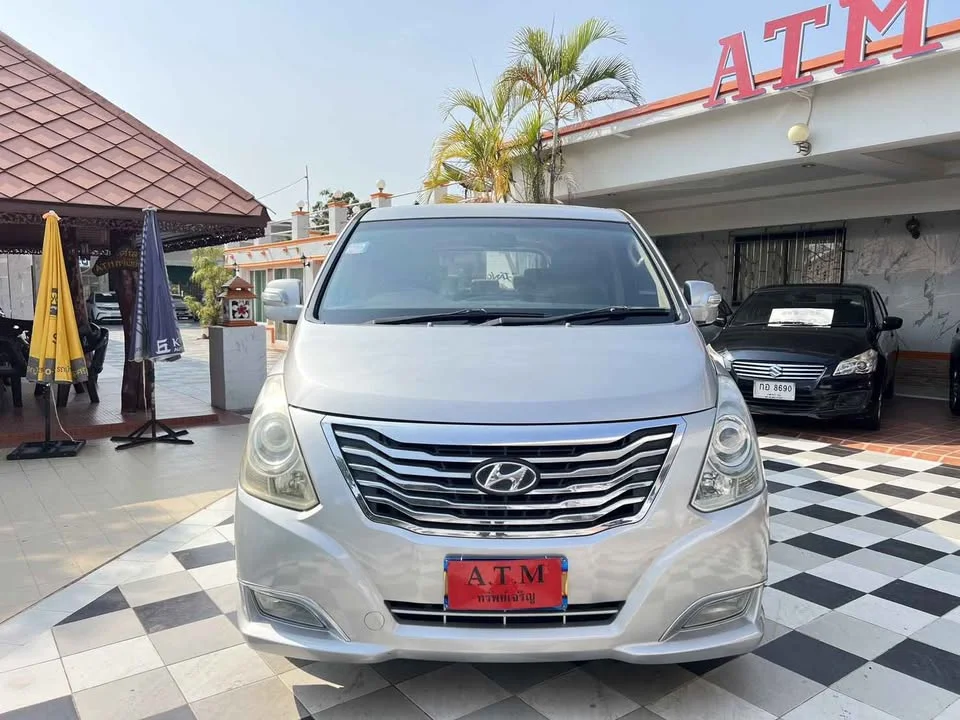 2012 Hyundai H-1 II 2