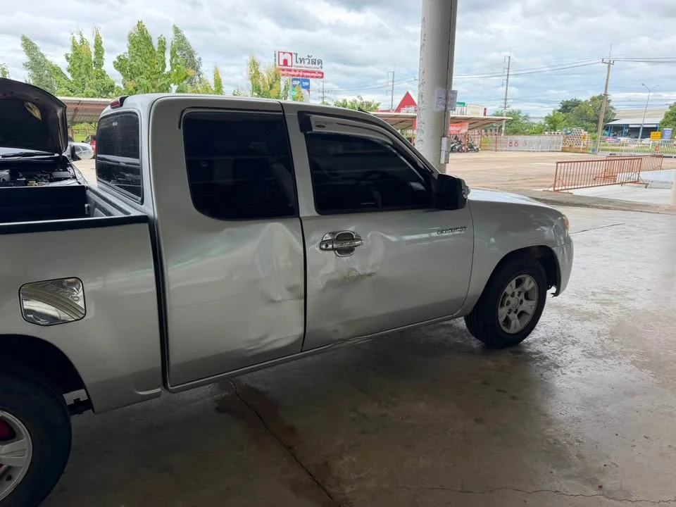 2000 Mazda BT-Series I 3
