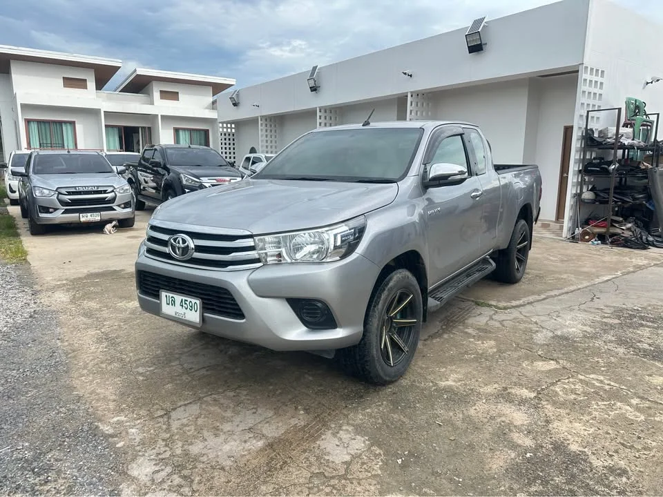 2016 Toyota Hilux VIII 2