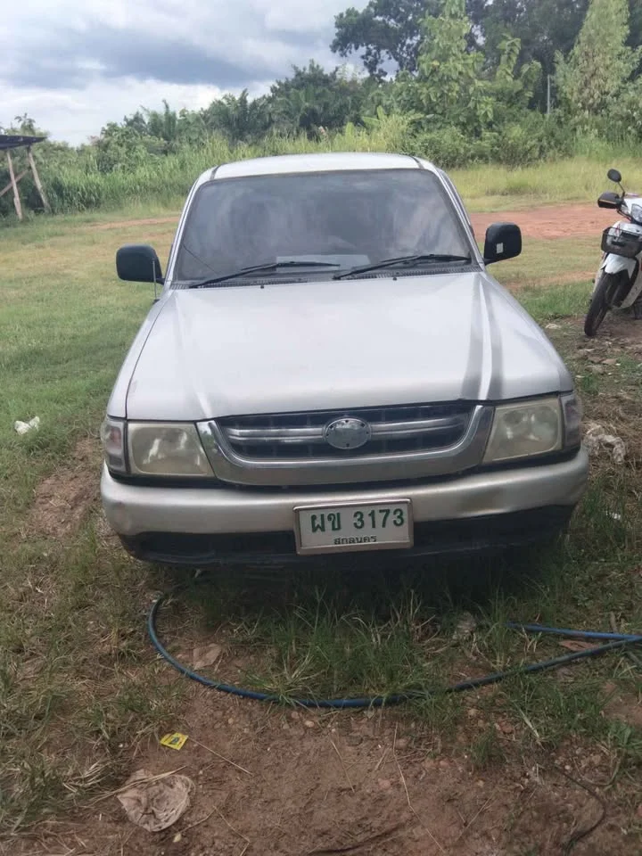 2003 Toyota Hilux Tiger VI 3