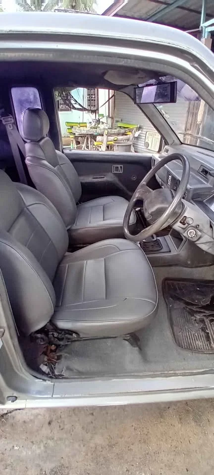 1996 Mitsubishi Triton II 3