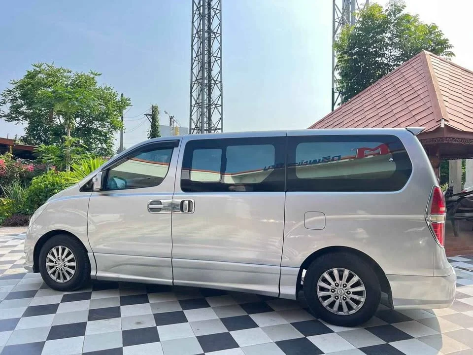 2012 Hyundai H-1 II 2