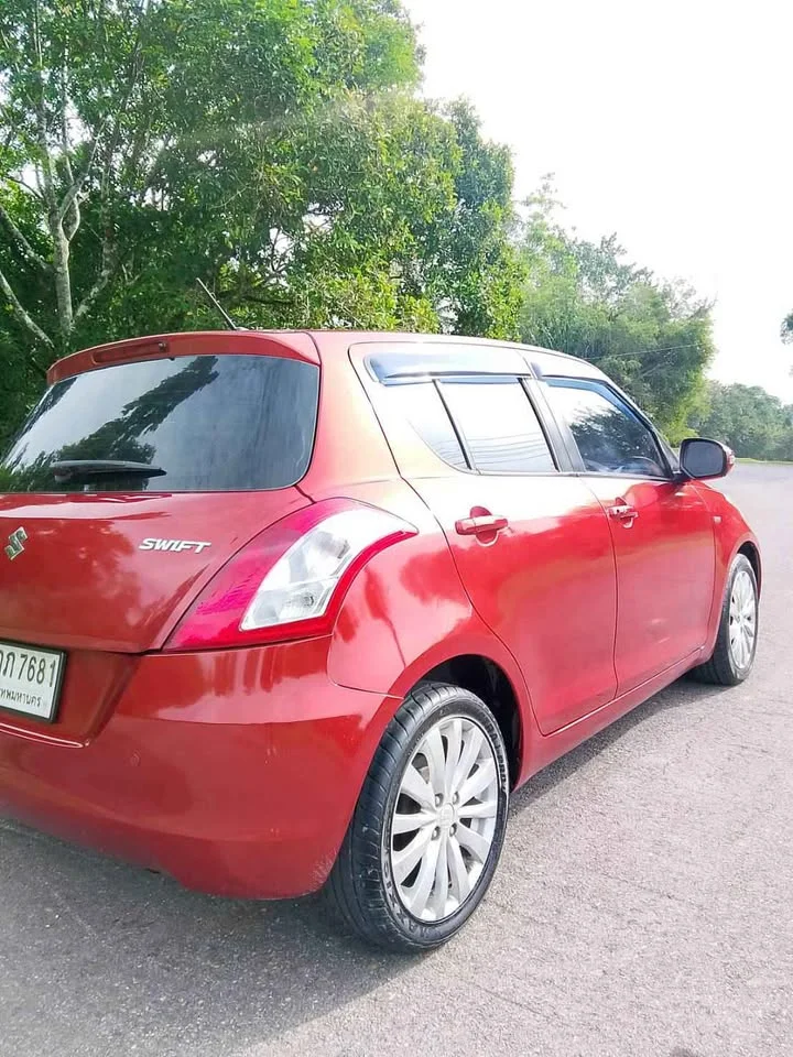 2013 Suzuki Swift II 3