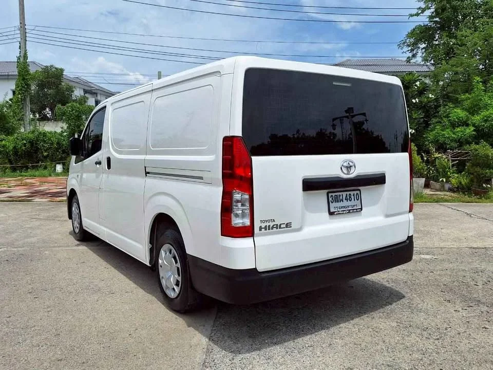 2022 Toyota HiAce VI (H300) 2