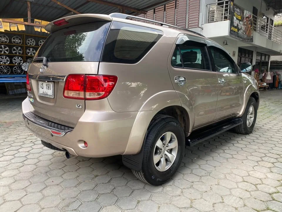 2007 Toyota Fortuner I 3