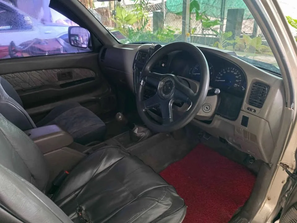 2003 Toyota Hilux Tiger VI 3