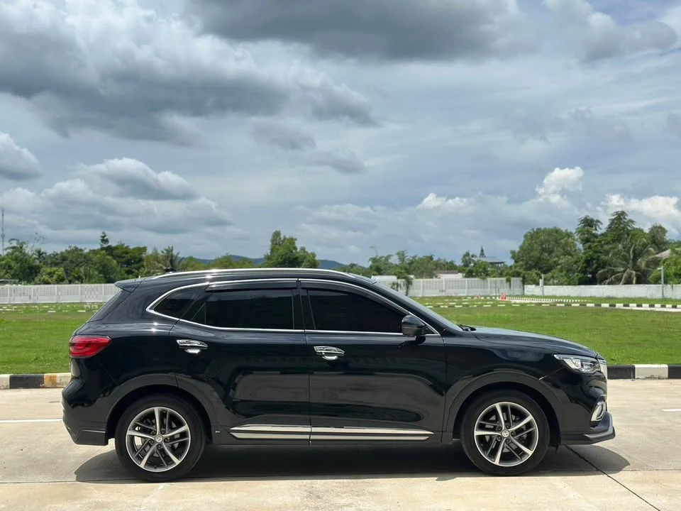 2021 MG HS 2