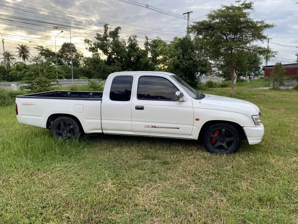 2004 Toyota Hilux Tiger VI 3