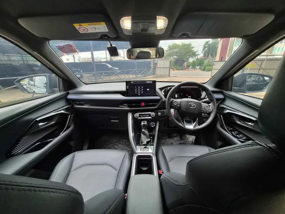 2024 Toyota Yaris Cross AC200 3