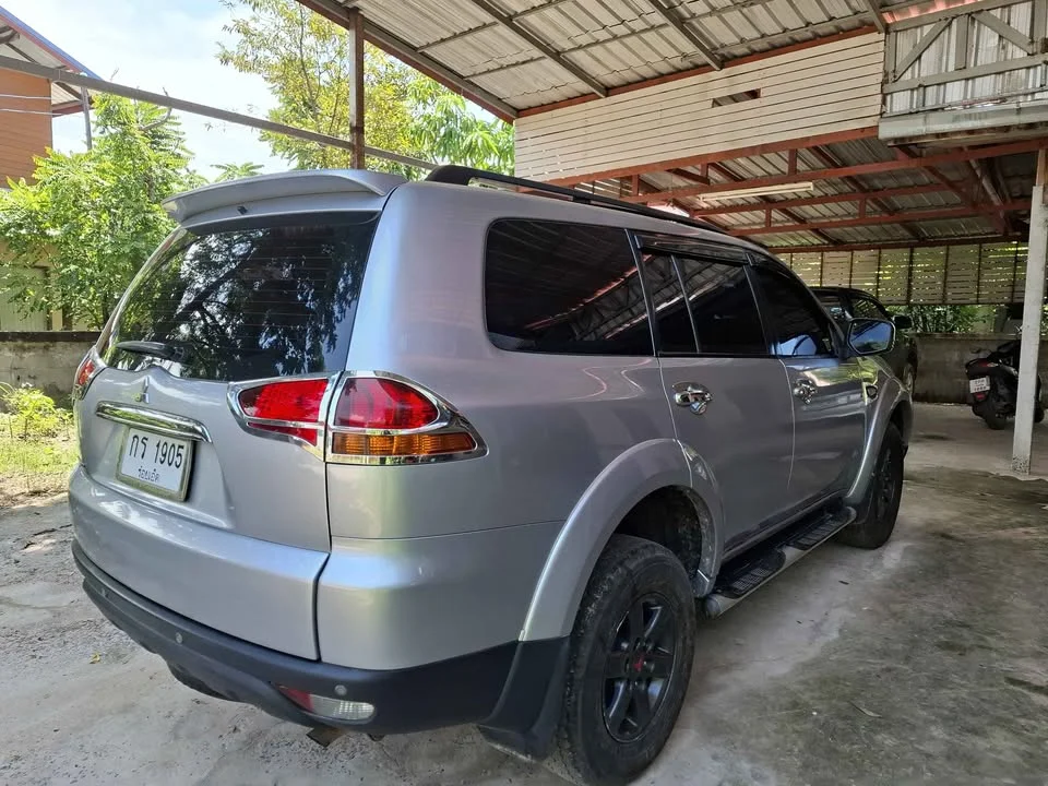 2011 Mitsubishi Pajero Sport II 2