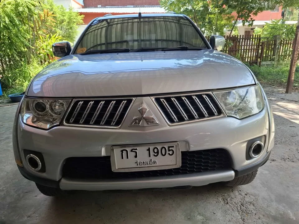 2011 Mitsubishi Pajero Sport II 2