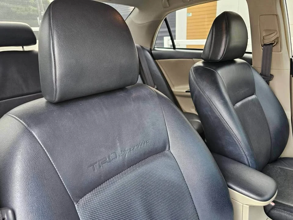 2010 Toyota Corolla Altis X (E140) 3