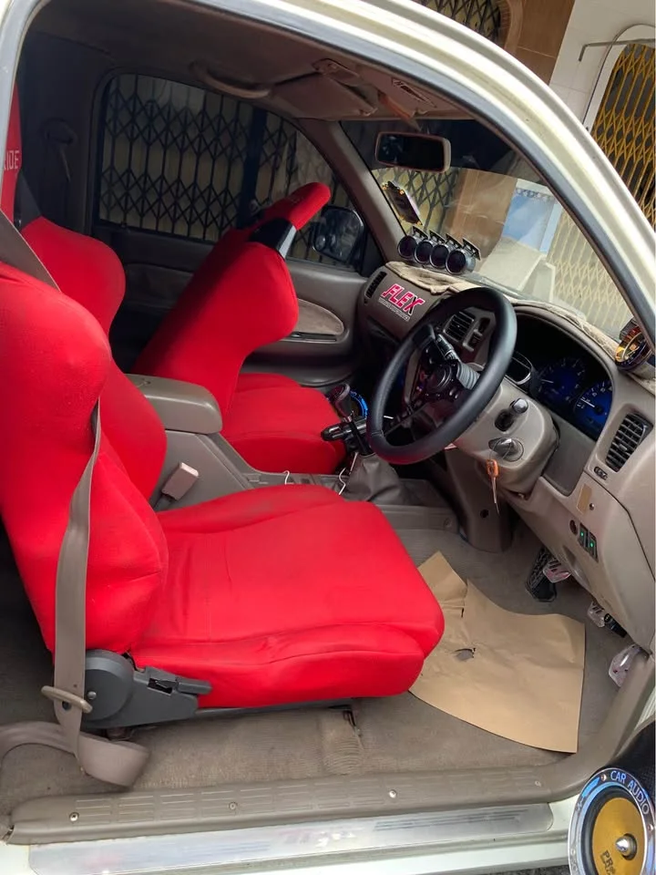 2004 Toyota Hilux Tiger VI 3