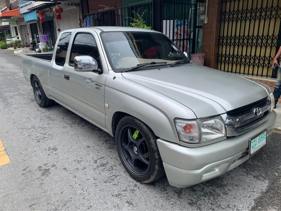 2004 Toyota Hilux Tiger VI 2
