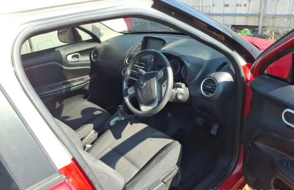 2015 MG 3 II 3