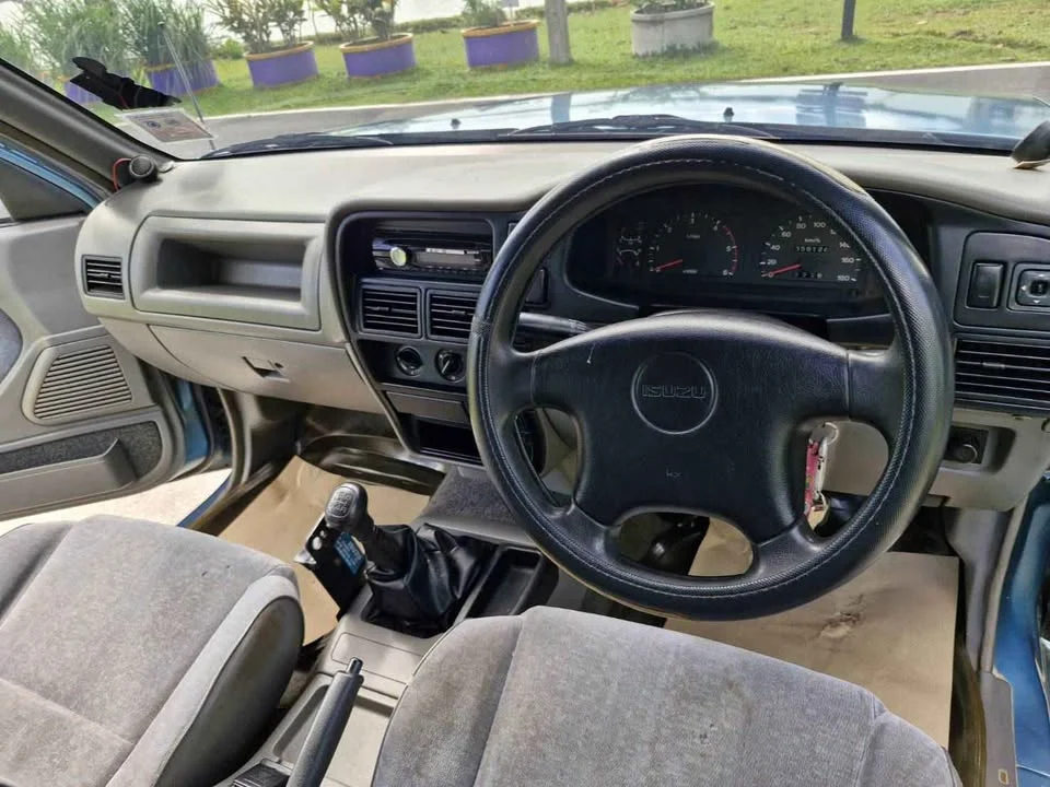 2001 Isuzu Faster Dragon Eyes III 2
