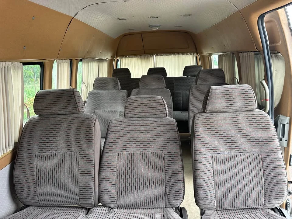 2009 Toyota Commuter V (H200) 3
