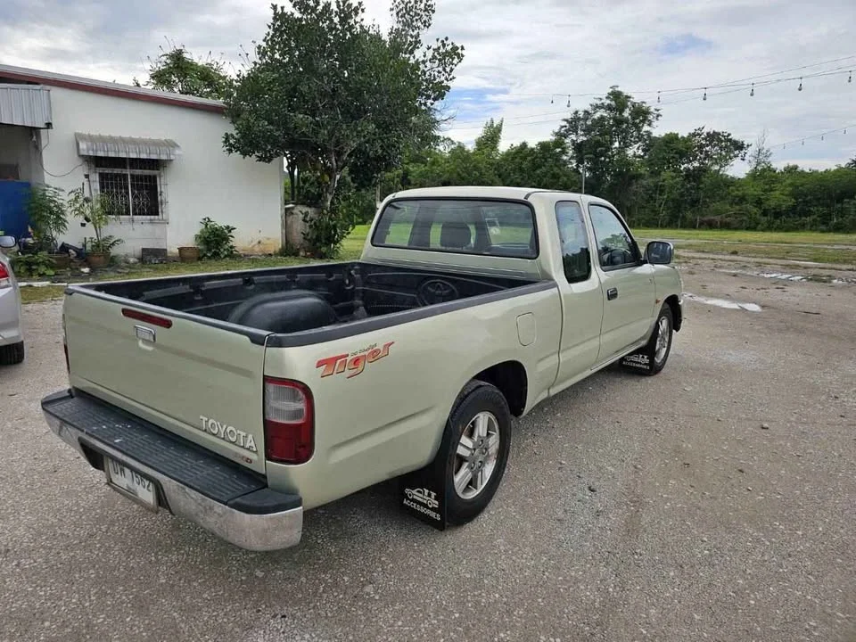 2002 Toyota Hilux Tiger VI 2