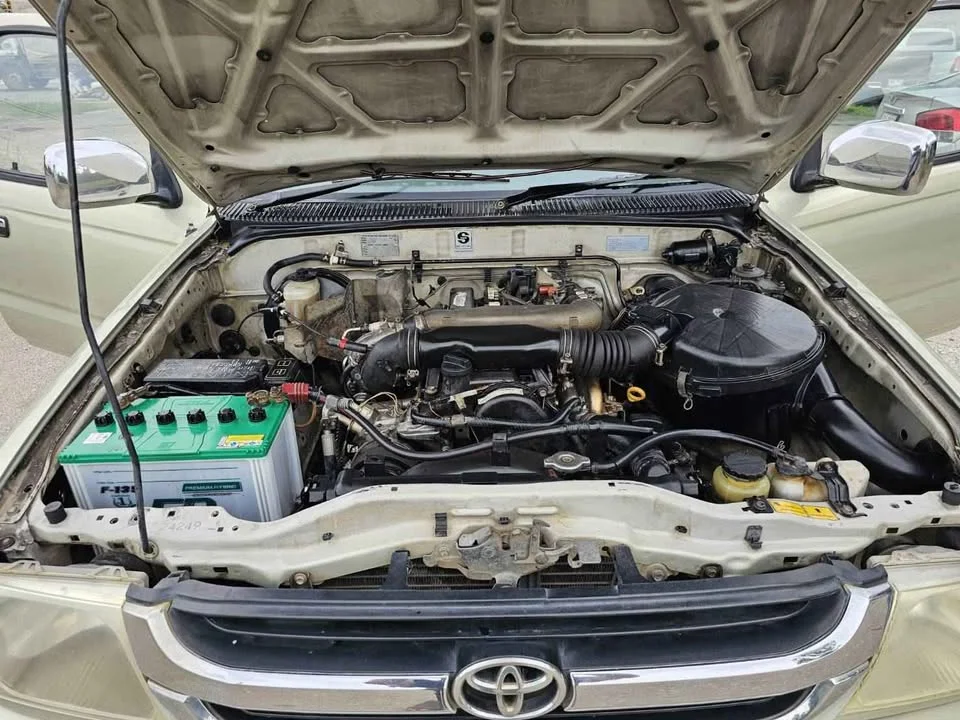 2002 Toyota Hilux Tiger VI 3