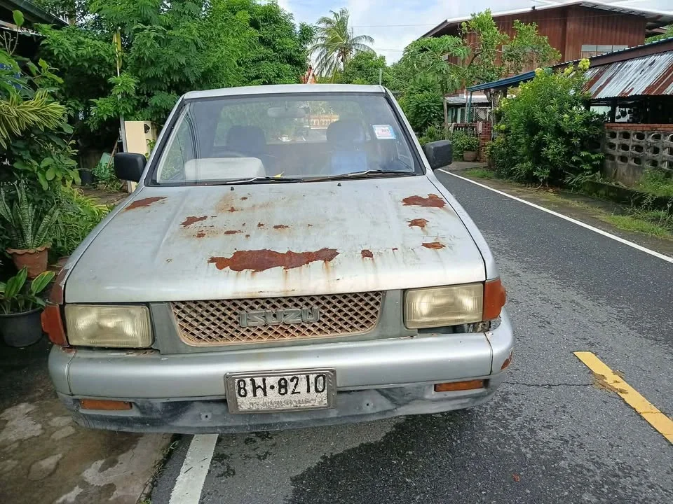 1994 Isuzu TFR III 2