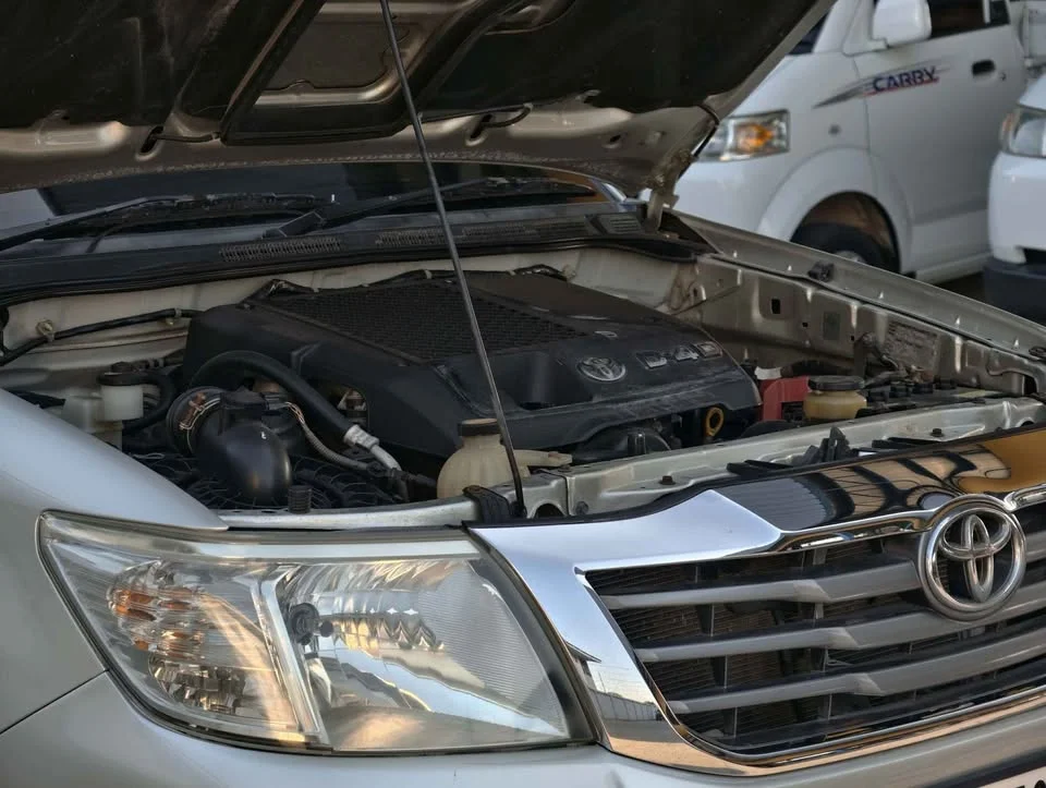 2012 Toyota Hilux VII 2